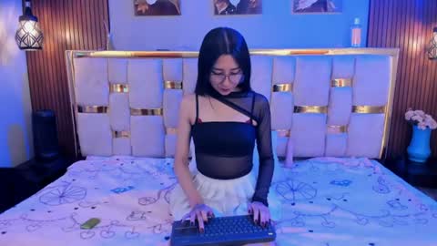 Snapshot of _aranza23 chatting on June 22, 12:13 pm Aranza. online show from June 22, 12:13 pm