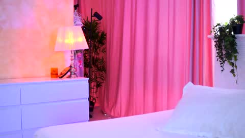 Arielle online show from November 5, 9:42 am