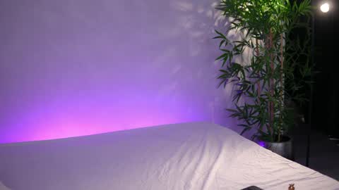 Arielle online show from March 31, 5:30 am