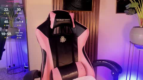   online show from November 27, 12:40 pm