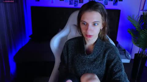 _ash_leyy_ online show from September 20, 1:39 am