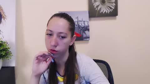 _astraia_ online show from June 19, 6:18 am