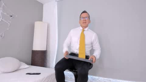 Snapshot of _axelking_ chatting on October 28, 11:36 am _axelking_ online show from October 28, 11:36 am