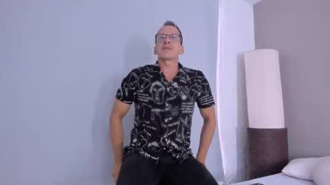 Snapshot of _axelking_ chatting on October 29, 11:34 am _axelking_ online show from October 29, 11:34 am