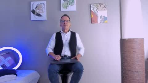 Snapshot of _axelking_ chatting on November 21, 11:42 am _axelking_ online show from November 21, 11:42 am