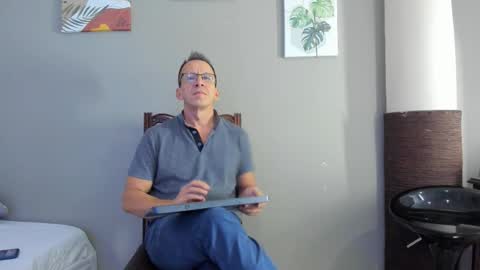 Snapshot of _axelking_ chatting on November 24, 11:21 am _axelking_ online show from November 24, 11:21 am