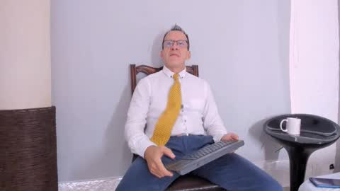 Snapshot of _axelking_ chatting on November 25, 11:43 am _axelking_ online show from November 25, 11:43 am