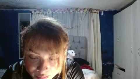 Snapshot of _azalea_65 chatting on September 19, 2:13 am _azalea_65 online show from September 19, 2:13 am