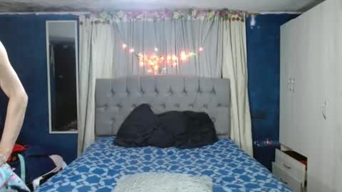 Snapshot of _azalea_65 chatting on October 5, 1:15 am _azalea_65 online show from October 5, 1:15 am