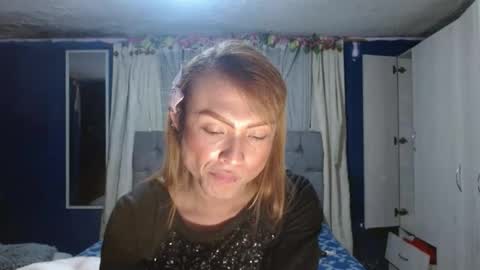 Snapshot of _azalea_65 chatting on October 28, 2:37 am _azalea_65 online show from October 28, 2:37 am