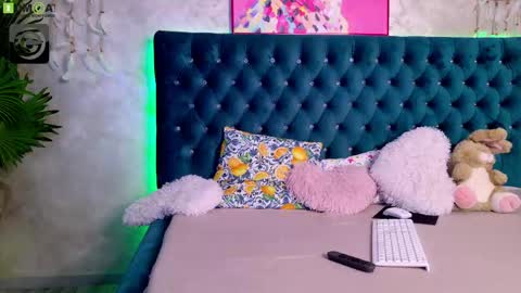 Snapshot of _azzalee_ chatting on June 2, 5:42 am AzzaLee online show from June 2, 5:42 am