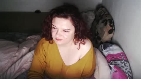 Snapshot of _bella_28 chatting on December 23, 4:01 am em online show from December 23, 4:01 am