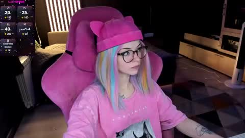 Snapshot of _black_fox__ chatting on June 22, 11:46 pm Olivia Subscribe to my Fansly - online show from June 22, 11:46 pm