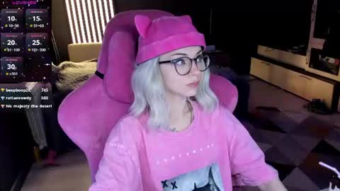 Snapshot of _black_fox__ chatting on July 2, 12:54 am Olivia Subscribe to my Fansly - online show from July 2, 12:54 am