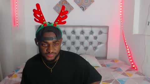 Andrew online show from December 3, 6:28 pm