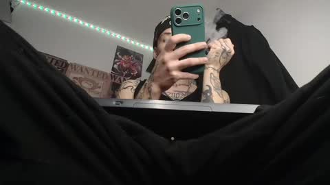 Snapshot of _blackshadow__ chatting on February 16, 7:43 pm SHADOW online show from February 16, 7:43 pm