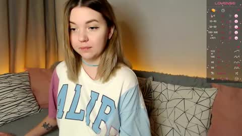 Elizabeth online show from November 24, 10:53 pm