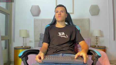 _blowsex_ online show from April 16, 12:39 pm