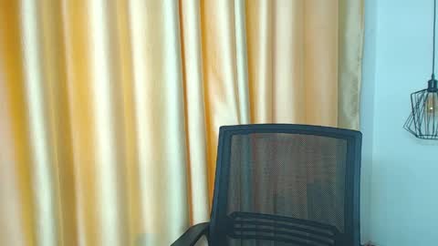 _bonnie__and_clyde online show from April 7, 7:14 pm