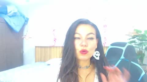 _bonnie__and_clyde online show from April 16, 7:47 pm