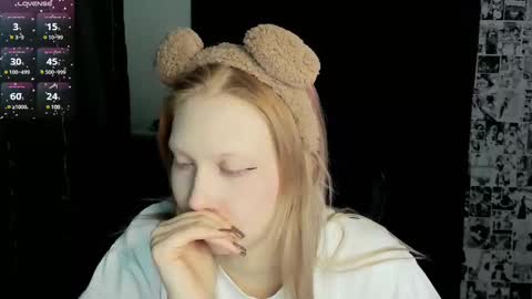 Snapshot of _caramel_milk_ chatting on March 2, 7:45 pm Merlizz online show from March 2, 7:45 pm