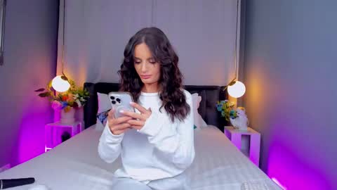 _carlawhite_ online show from October 2, 3:46 am