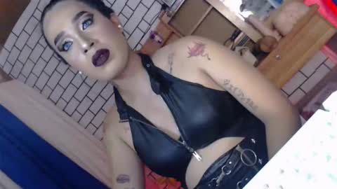 Caroline online show from April 8, 7:52 am