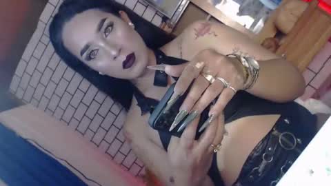 Caroline online show from April 18, 8:51 am