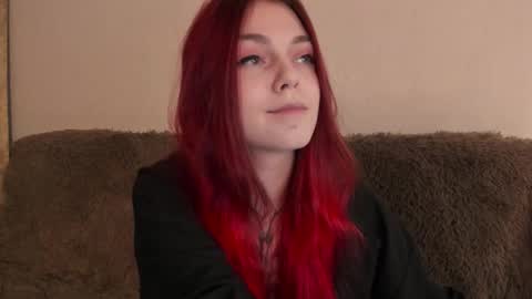 Caroline online show from November 16, 1:06 pm