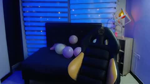 Snapshot of _charlotte_collins_ chatting on September 9, 1:32 pm _charlotte_collins_ online show from September 9, 1:32 pm