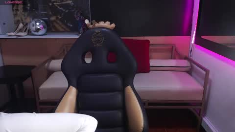 Snapshot of _charlotte_collins_ chatting on September 17, 3:14 pm _charlotte_collins_ online show from September 17, 3:14 pm