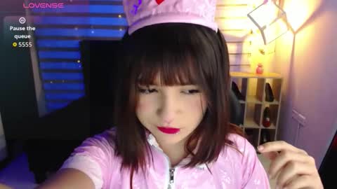 Snapshot of _charlotte_collins_ chatting on October 31, 1:45 pm _charlotte_collins_ online show from October 31, 1:45 pm