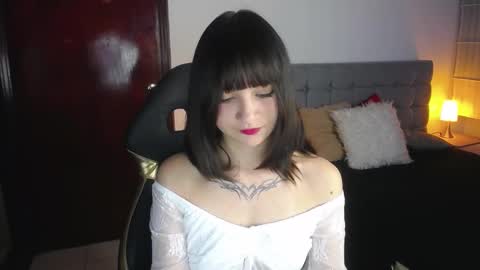 Snapshot of _charlotte_collins_ chatting on November 11, 2:50 pm _charlotte_collins_ online show from November 11, 2:50 pm