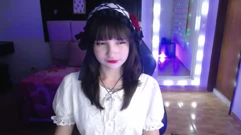 Snapshot of _charlotte_collins_ chatting on November 28, 2:42 pm _charlotte_collins_ online show from November 28, 2:42 pm