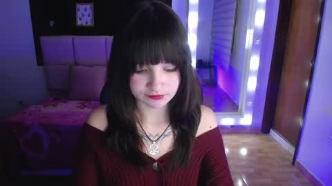 Snapshot of _charlotte_collins_ chatting on November 29, 5:27 pm _charlotte_collins_ online show from November 29, 5:27 pm
