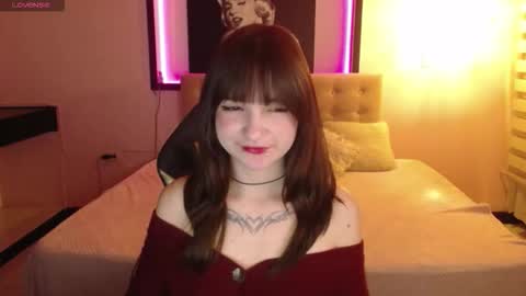 _charlotte_collins_ online show from December 15, 1:59 pm