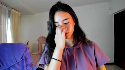 Charlote online show from January 3, 8:32 pm