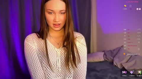 Snapshot of _chloe_miller_ chatting on December 22, 3:11 am _chloe_miller_ online show from December 22, 3:11 am