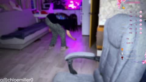 Snapshot of _chloe_miller_ chatting on February 3, 10:43 pm _chloe_miller_ online show from February 3, 10:43 pm