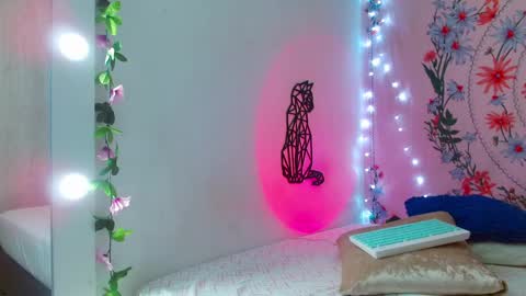 Snapshot of _chloeee chatting on February 25, 2:03 am Katy online show from February 25, 2:03 am