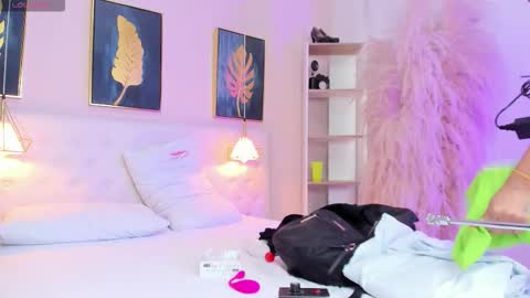 _cinnamon_star online show from September 27, 12:32 pm