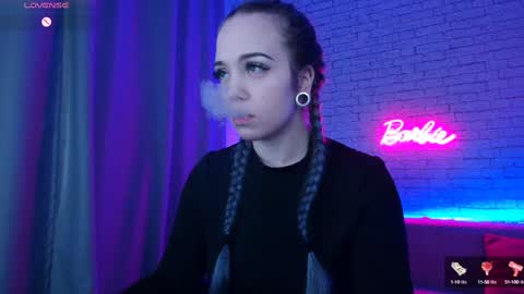 Snapshot of _crazybee_ chatting on December 6, 5:31 am Nica online show from December 6, 5:31 am