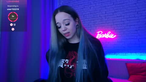 Snapshot of _crazybee_ chatting on January 18, 4:37 am Nica online show from January 18, 4:37 am