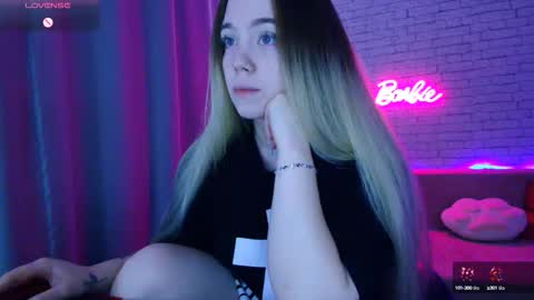 Snapshot of _crazybee_ chatting on September 19, 6:59 am Nica online show from September 19, 6:59 am