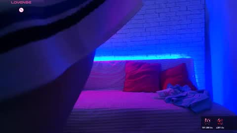 Snapshot of _crazybee_ chatting on February 27, 5:29 am Nica online show from February 27, 5:29 am