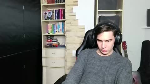 _crise_next_door_ online show from October 30, 5:02 pm