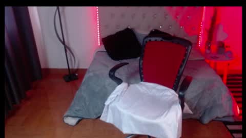 Snapshot of _crystal12 chatting on October 30, 7:14 pm Cristal online show from October 30, 7:14 pm