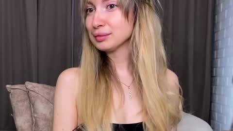 _crystal_moon_1 online show from November 22, 10:09 pm