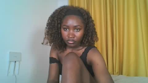 Snapshot of _cutestephanie chatting on September 28, 2:00 pm STEPH online show from September 28, 2:00 pm