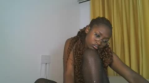 Snapshot of _cutestephanie chatting on November 7, 1:33 pm STEPH online show from November 7, 1:33 pm